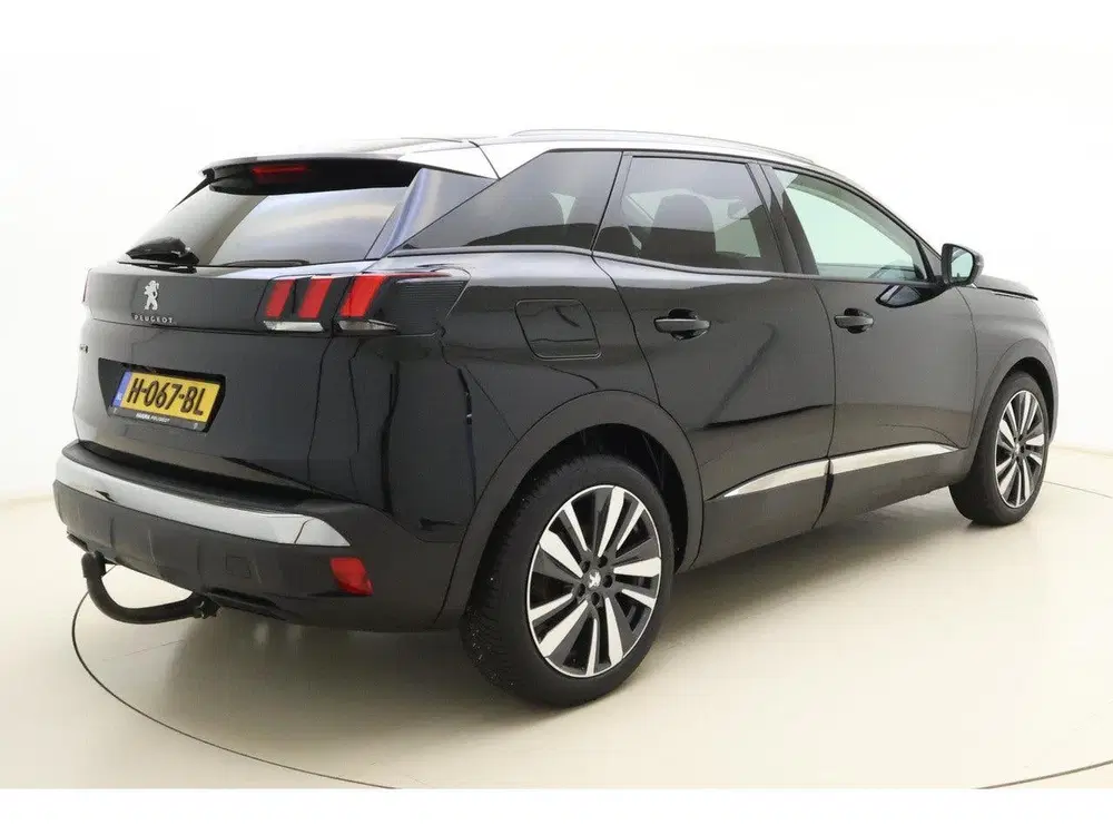 Peugeot 3008 1.2T Allure uit 2020, foto 2