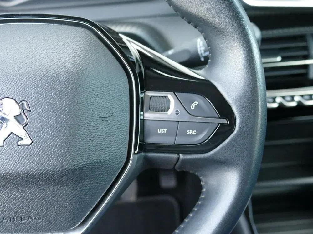 Peugeot 2008 1.2 PureTech Active Pack uit 2021, foto 12