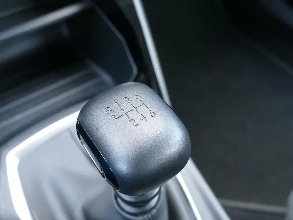 Peugeot 2008 1.2 PureTech Active Pack uit 2021, foto 13