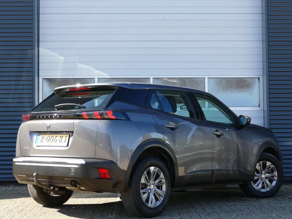 Peugeot 2008 1.2 PureTech Active Pack uit 2021, foto 2