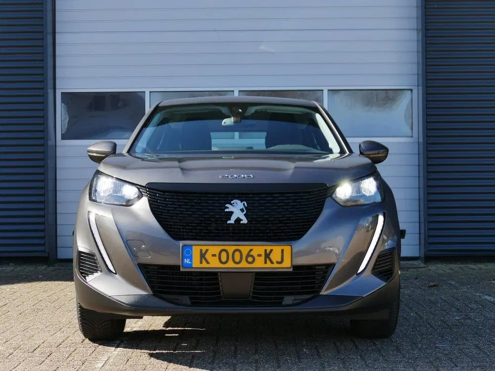 Peugeot 2008 1.2 PureTech Active Pack uit 2021, foto 5