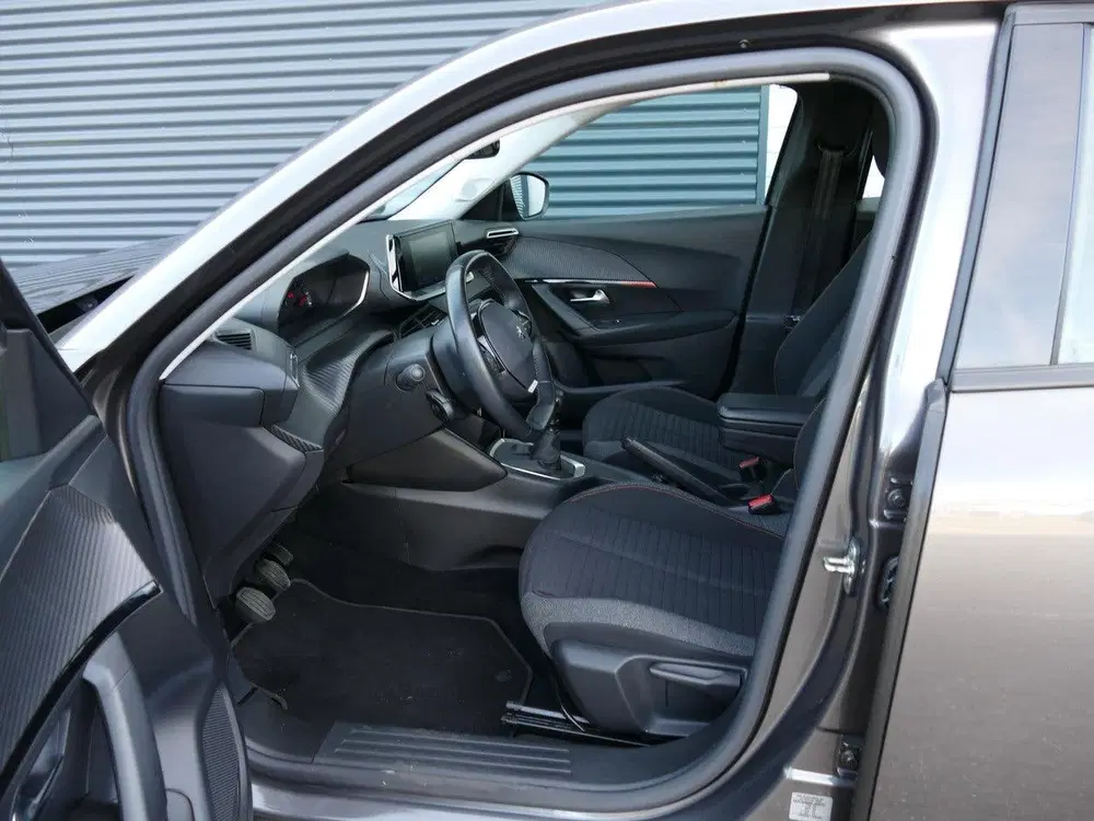 Peugeot 2008 1.2 PureTech Active Pack uit 2021, foto 7