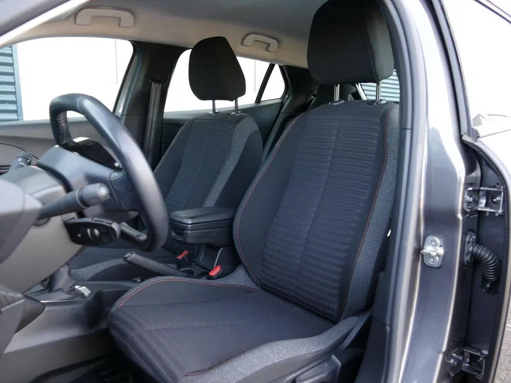 Peugeot 2008 1.2 PureTech Active Pack uit 2021, foto 8
