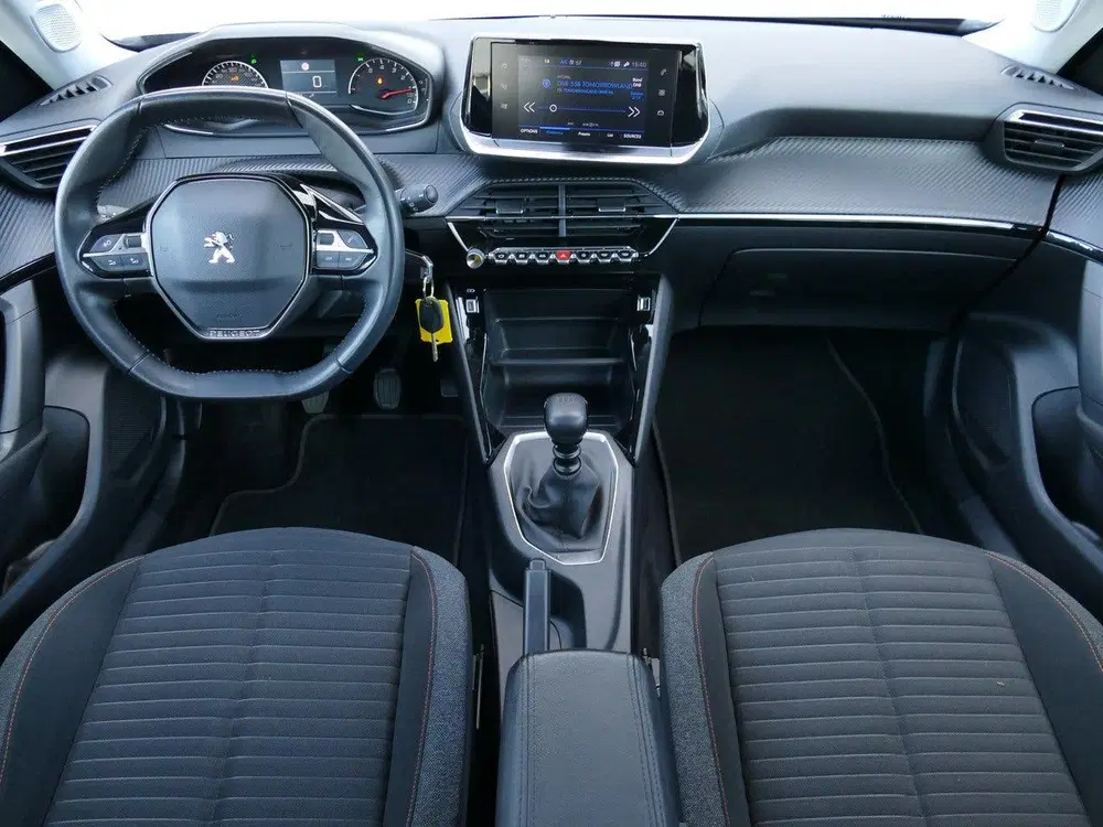 Peugeot 2008 1.2 PureTech Active Pack uit 2021, foto 9