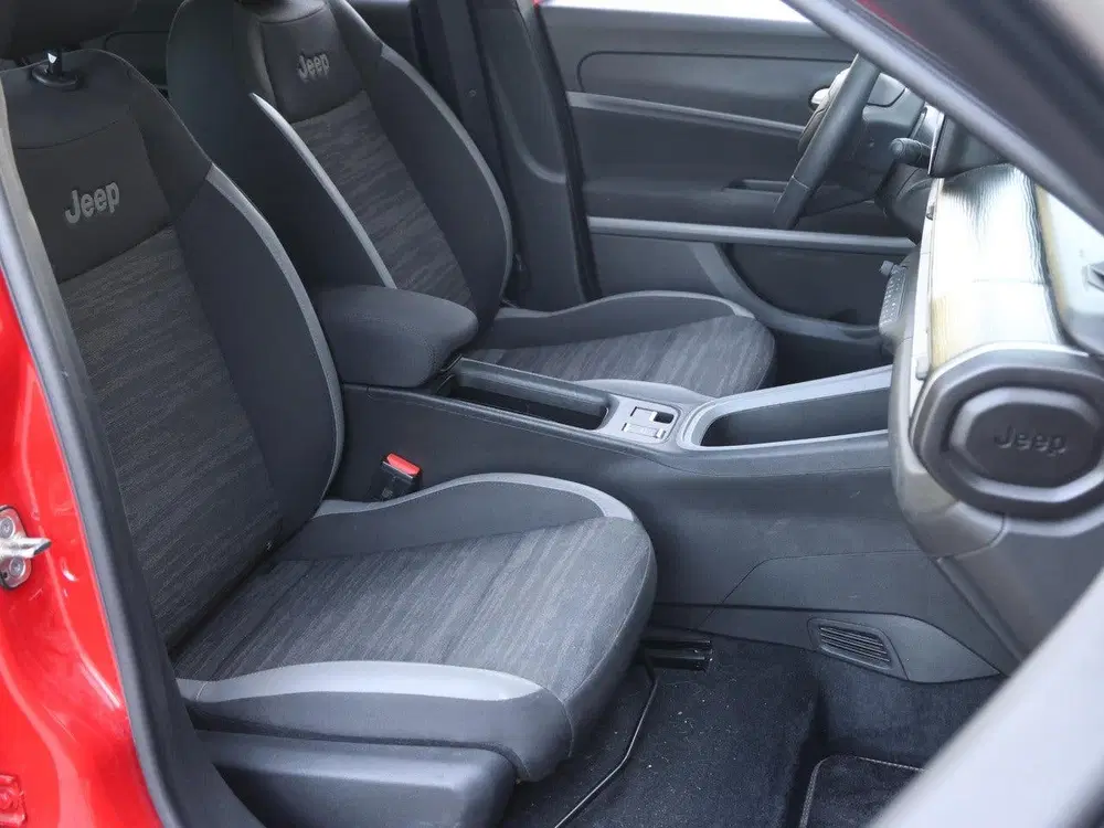 Jeep Avenger Avenger 54 kWh 156pk uit 2024, foto 10