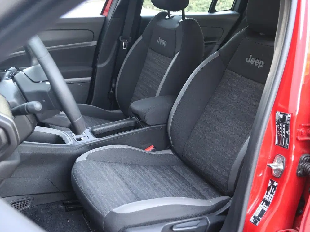 Jeep Avenger Avenger 54 kWh 156pk uit 2024, foto 12