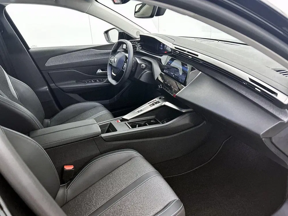 Peugeot 308 SW 1.2 Hybrid 145pk Allure Automaat uit 2025, foto 12