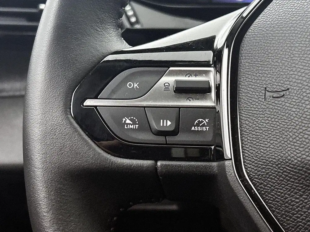 Peugeot 308 SW 1.2 Hybrid 145pk Allure Automaat uit 2025, foto 15