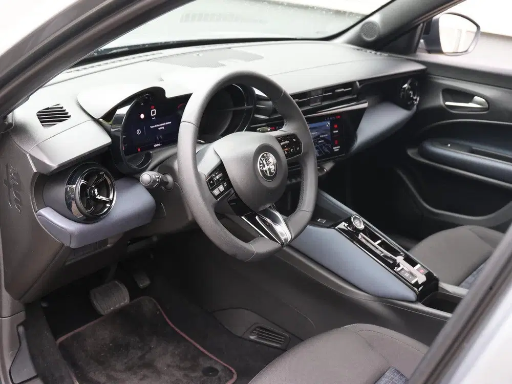 Alfa Romeo Junior 1.2 Hybrid Ibrida 145pk Automaat uit 2025, foto 11