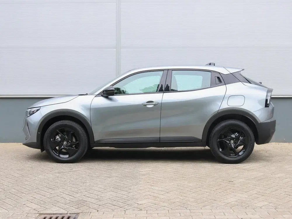 Alfa Romeo Junior 1.2 Hybrid Ibrida 145pk Automaat uit 2025, foto 2