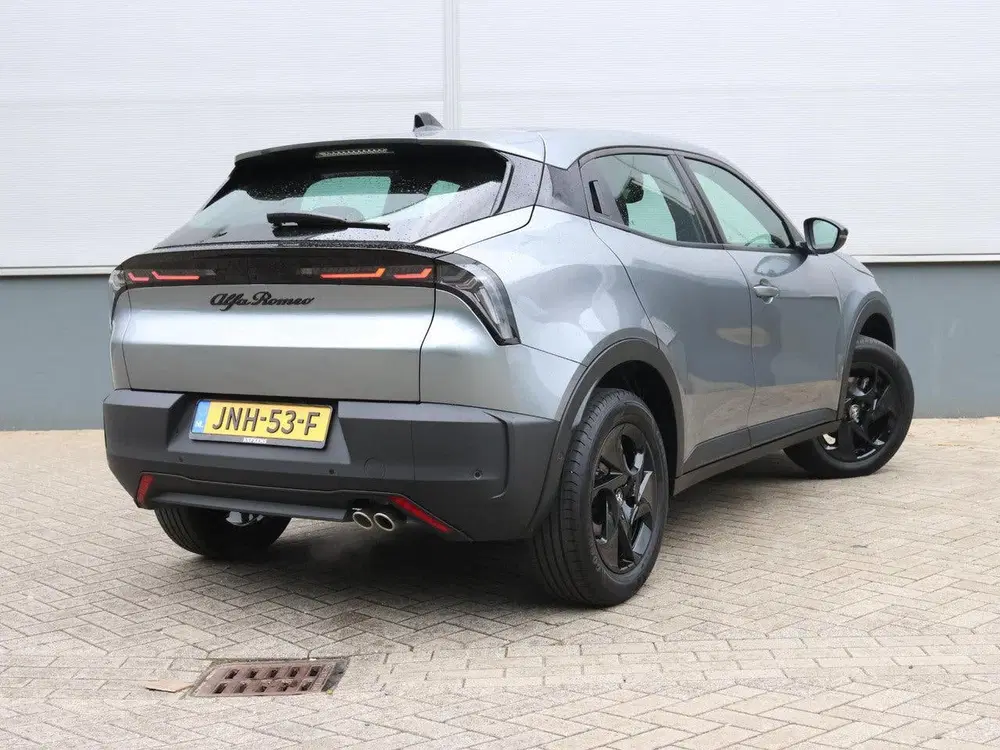Alfa Romeo Junior 1.2 Hybrid Ibrida 145pk Automaat uit 2025, foto 3