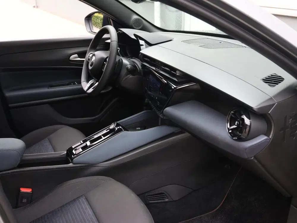Alfa Romeo Junior 1.2 Hybrid Ibrida 145pk Automaat uit 2025, foto 9