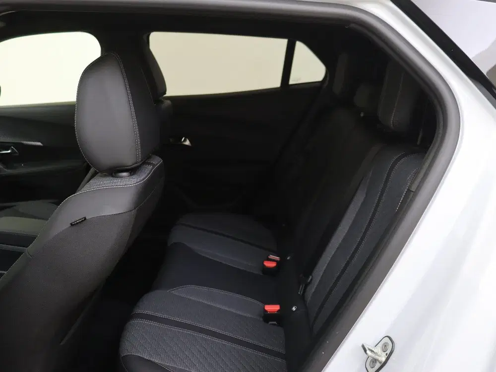Peugeot 2008 1.2 PureTech 100 Allure (bj 2025) uit 2025, foto 12