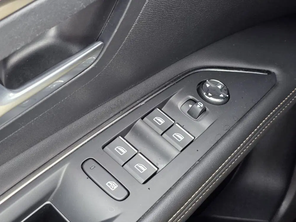Peugeot 3008 130pk GT Automaat uit 2023, foto 11