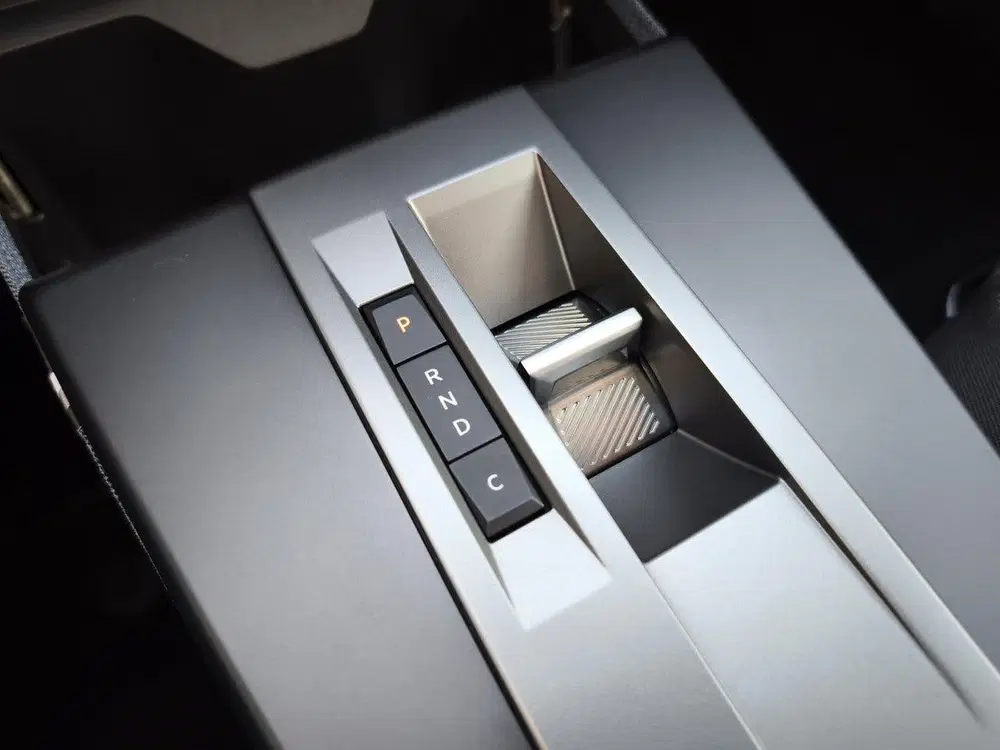 Opel Frontera Electric Edition 44 kWh Infotainment pakke uit 2026, foto 14