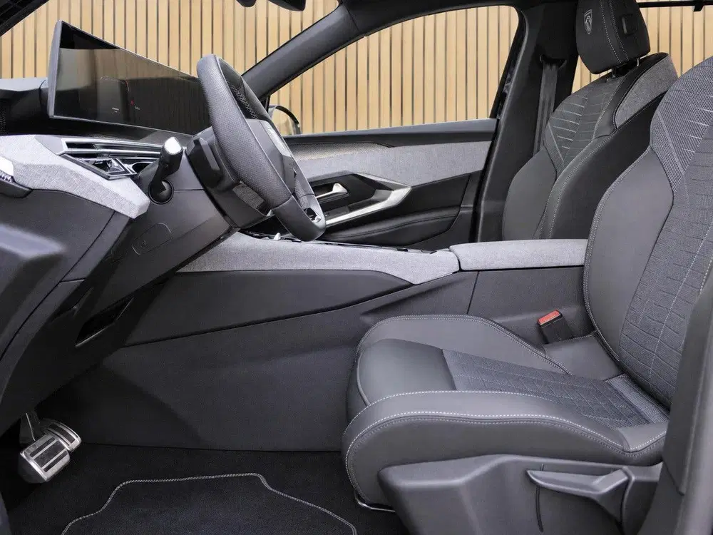 Peugeot 5008 1.2 Hybrid 145 GT 7p uit 2026, foto 13