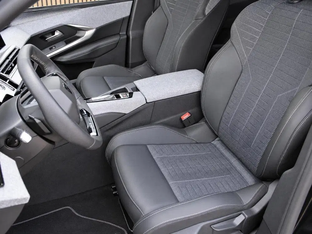 Peugeot 5008 1.2 Hybrid 145 GT 7p uit 2026, foto 14