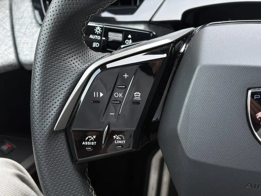 Peugeot 5008 1.2 Hybrid e-DSC6 GT uit 2025, foto 14