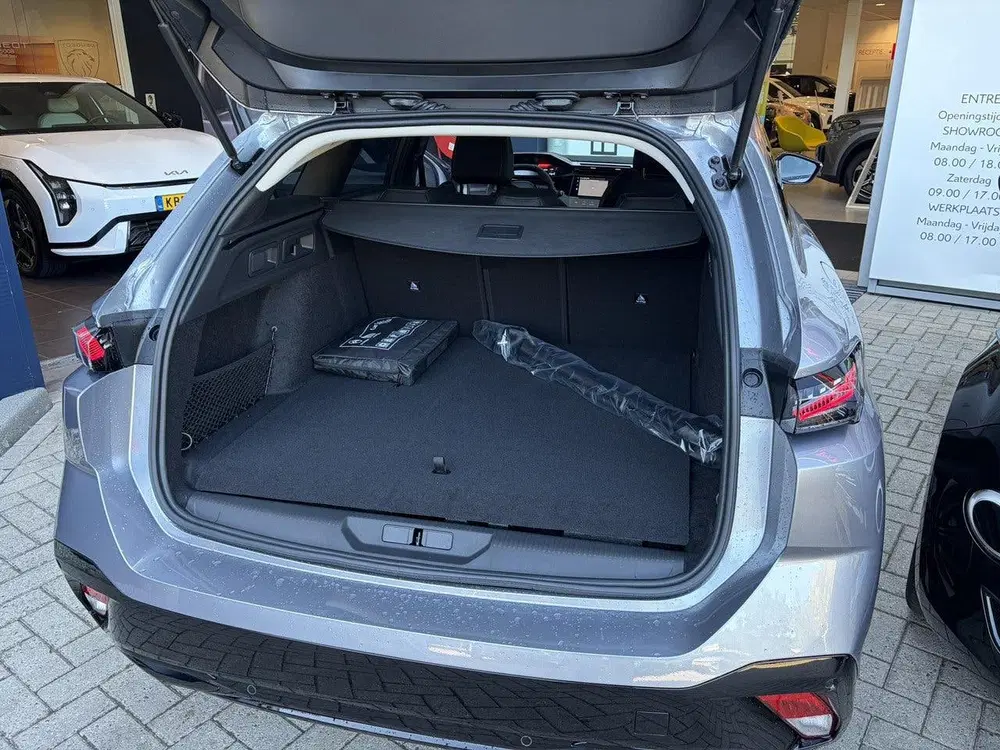 Peugeot 308 SW 1.6 Plug-in Hybrid 195 GT (bj 2026) uit 2026, foto 11
