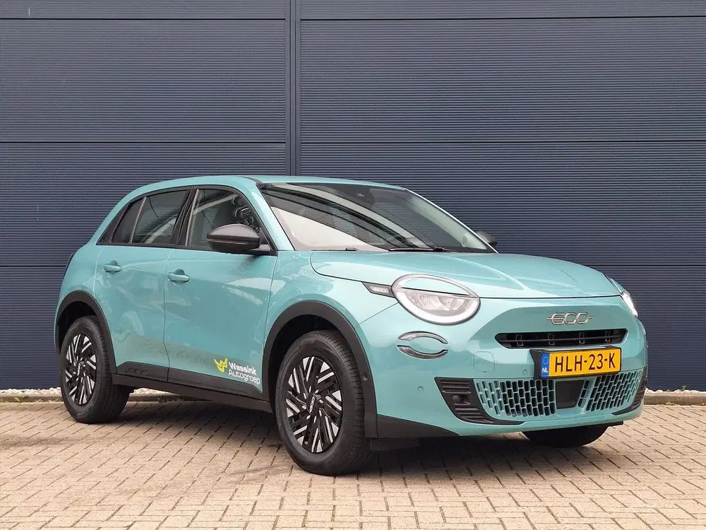 Fiat 600 1.2 Hybrid Turbo Charged 100pk Automaat Ur uit 2025