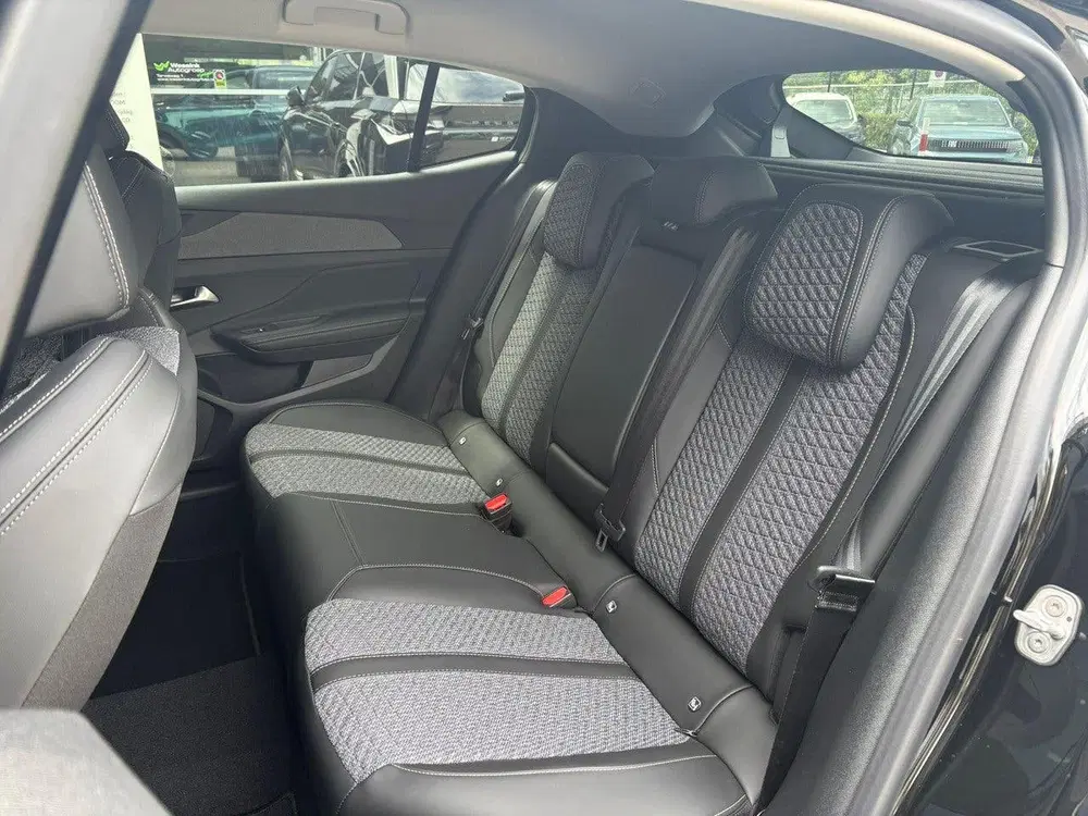 Peugeot 408 1.2 Allure Hybrid 145 uit 2026, foto 10
