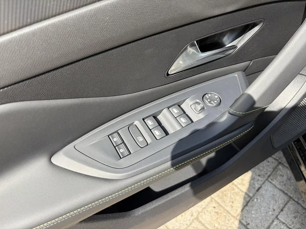 Peugeot 308 1.6 Plug-in Hybrid 195 GT 360° Vision & Dr uit 2026, foto 12