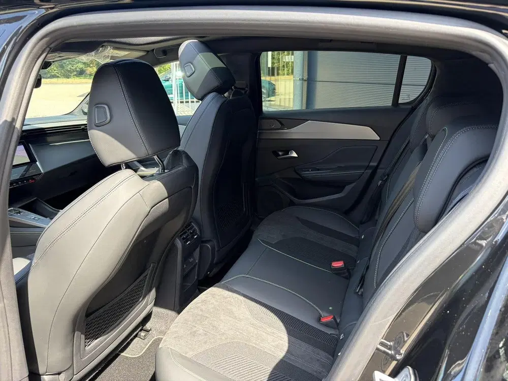Peugeot 308 1.6 Plug-in Hybrid 195 GT 360° Vision & Dr uit 2026, foto 8