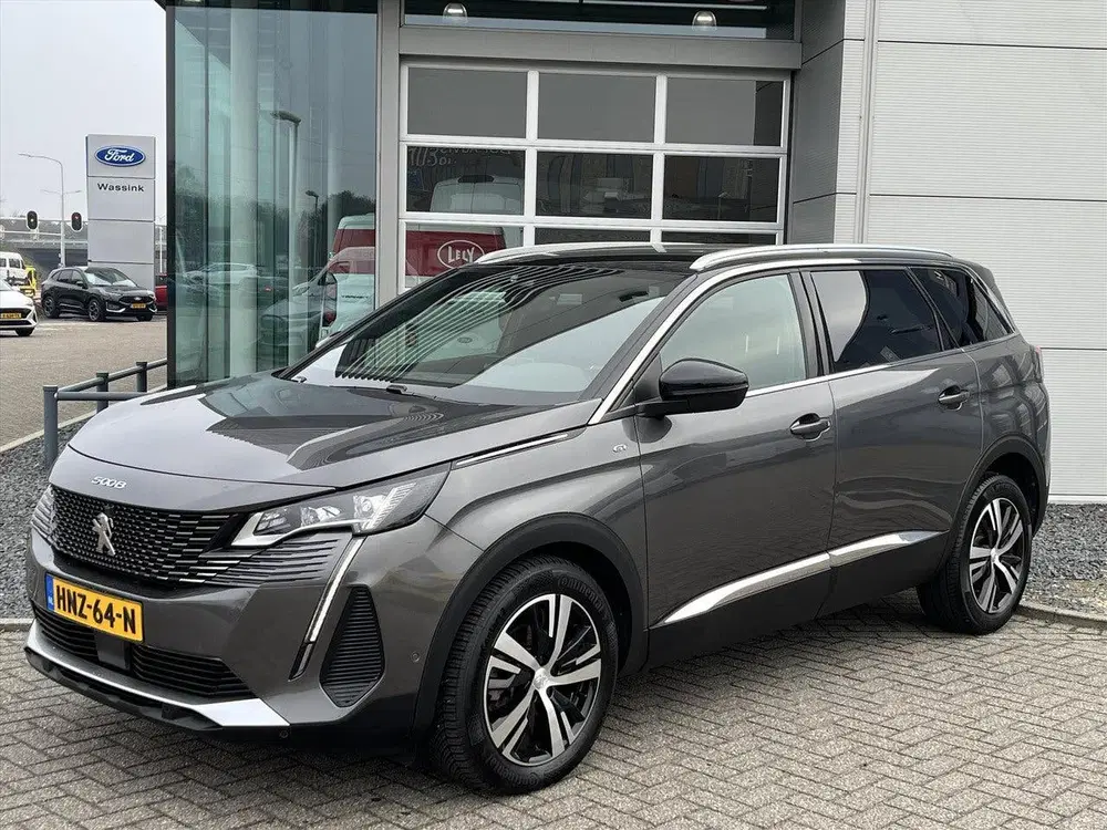 Peugeot 5008 1.2 130pk Automaat GT uit 2022, foto 2