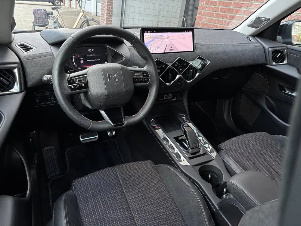 DS Automobiles DS 3 DS DS 3 Performance Line+ 1.2 Turbo 130pk uit 2023, foto 15