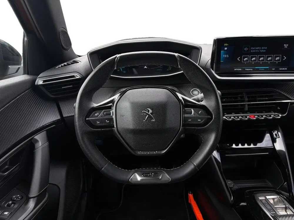 Peugeot 2008 GT EV 3-FASEN 50kWh 136pk uit 2023, foto 12