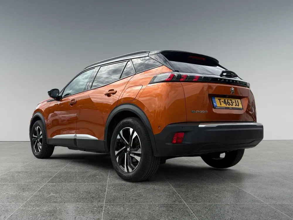 Peugeot 2008 GT EV 3-FASEN 50kWh 136pk uit 2023, foto 8