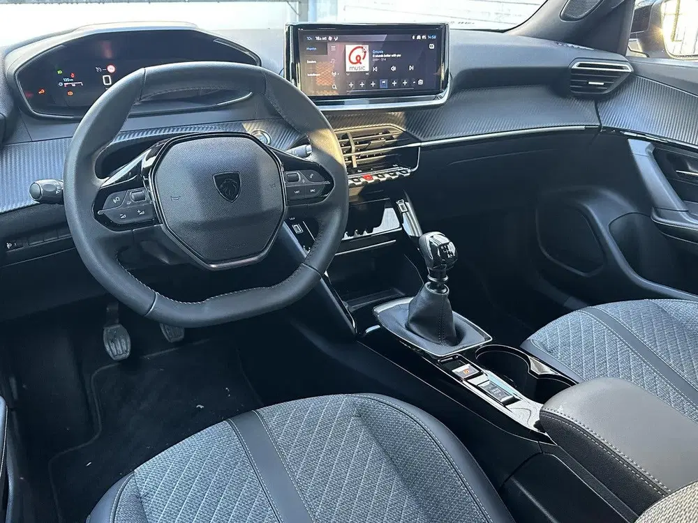 Peugeot 2008 Allure 1.2 Turbo 100pk uit 2024, foto 13