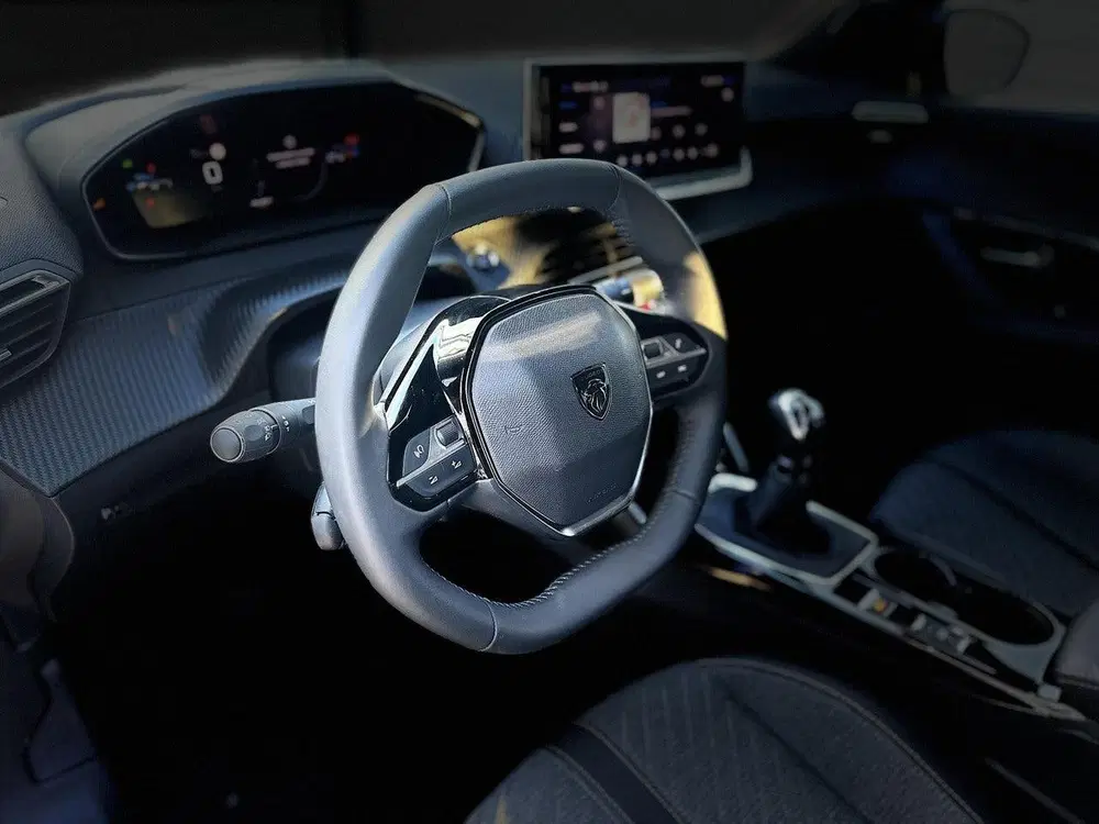 Peugeot 2008 Allure 1.2 Turbo 100pk uit 2024, foto 14