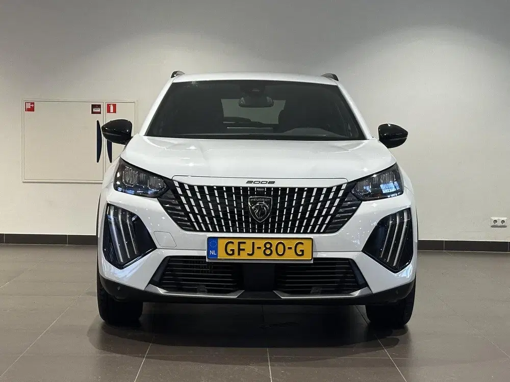 Peugeot 2008 Allure 1.2 Turbo 100pk uit 2024, foto 2