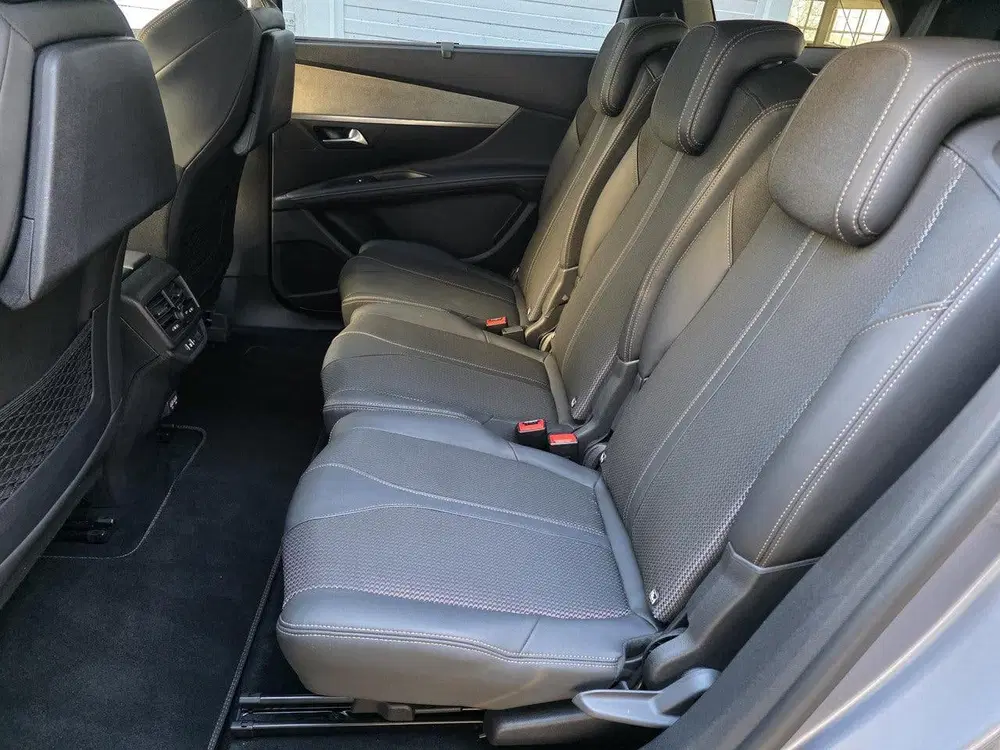 Peugeot 5008 GT 1.2 Turbo 130pk EAT8 uit 2023, foto 13