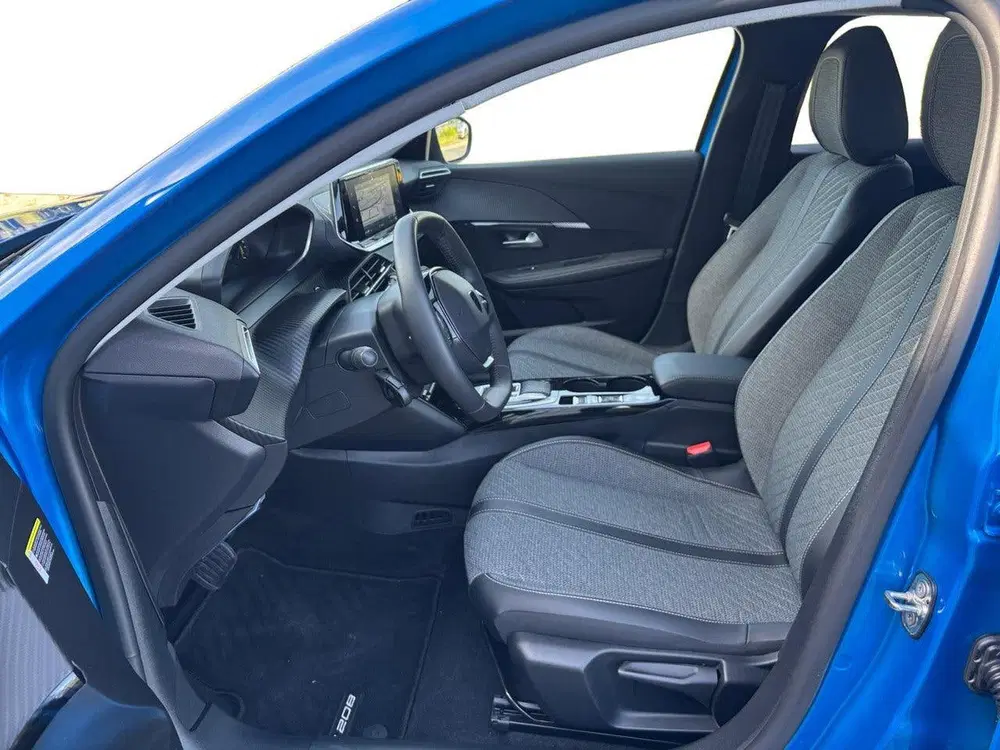 Peugeot 208 Style EV 3-FASEN 50kWh 136pk uit 2024, foto 3