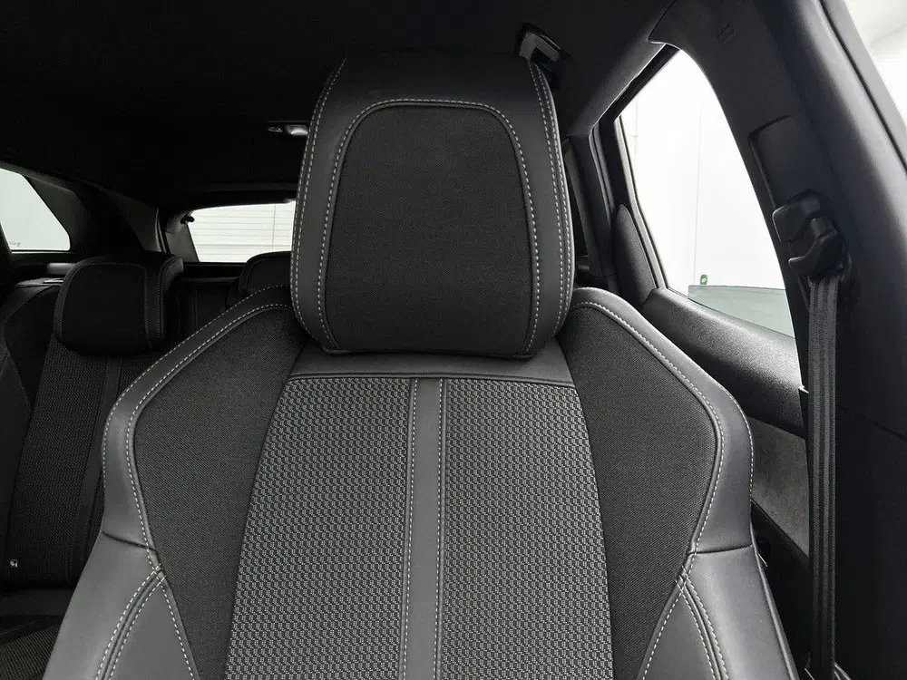 Peugeot 3008 Hybrid 145pk Automaat GT uit 2024, foto 12