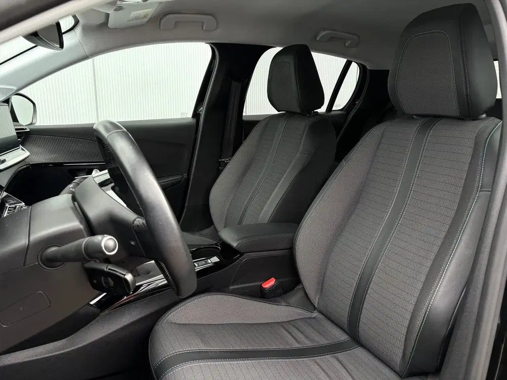 Peugeot 208 Turbo 100pk Blue Lease Allure uit 2021, foto 11