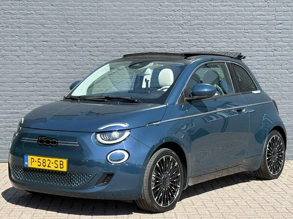 Fiat 500e Cabrio La Prima 42 kWh uit 2022