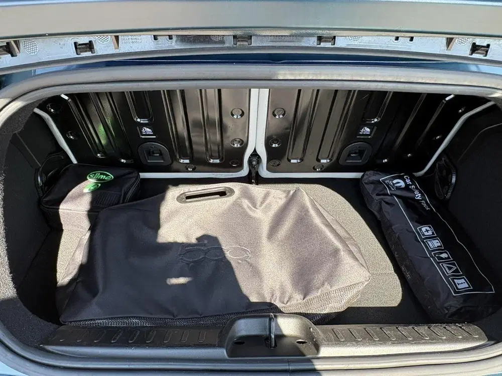 Fiat 500e Cabrio La Prima 42 kWh uit 2022, foto 8