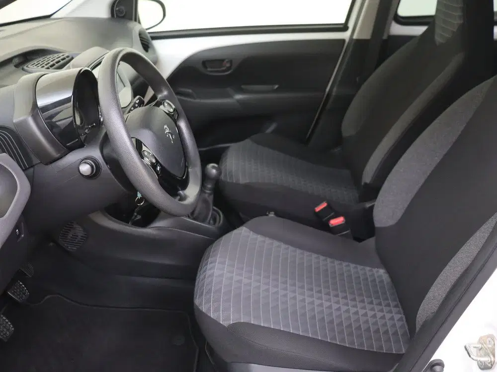 Peugeot 108 1.0 e-VTi Active Airco uit 2021, foto 9