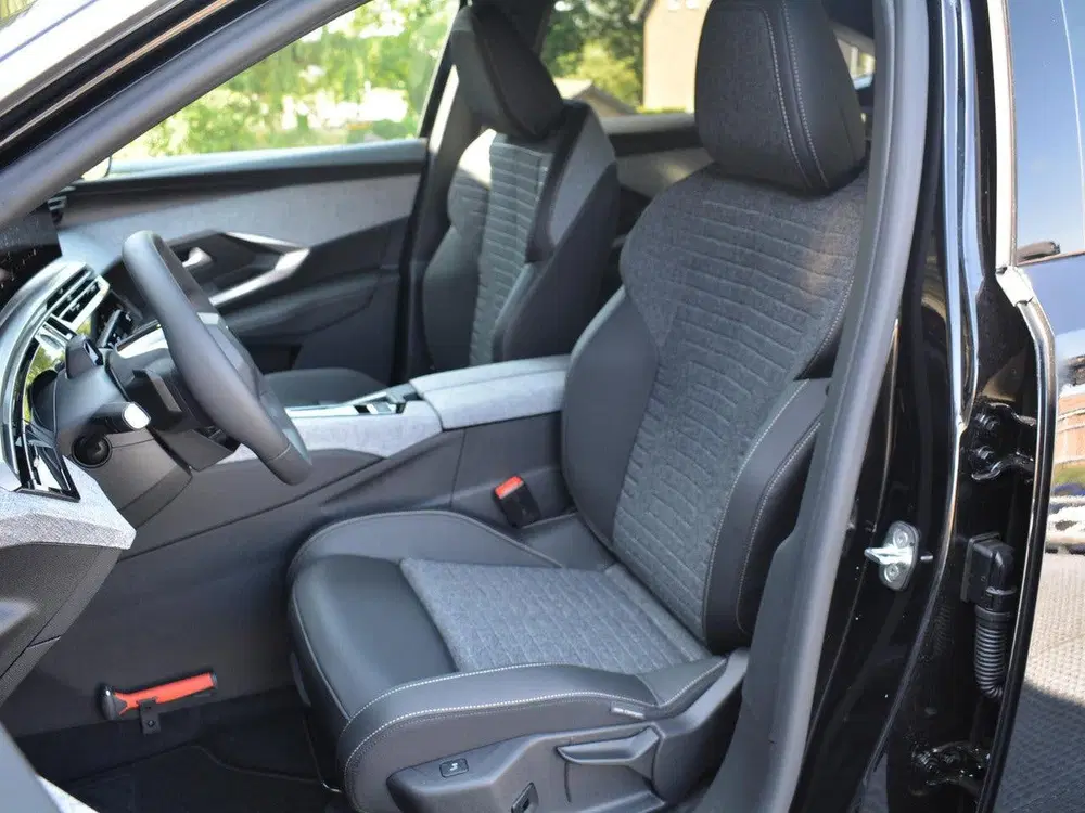 Peugeot 3008 Allure Avantage 210 73 kWh uit 2026, foto 6
