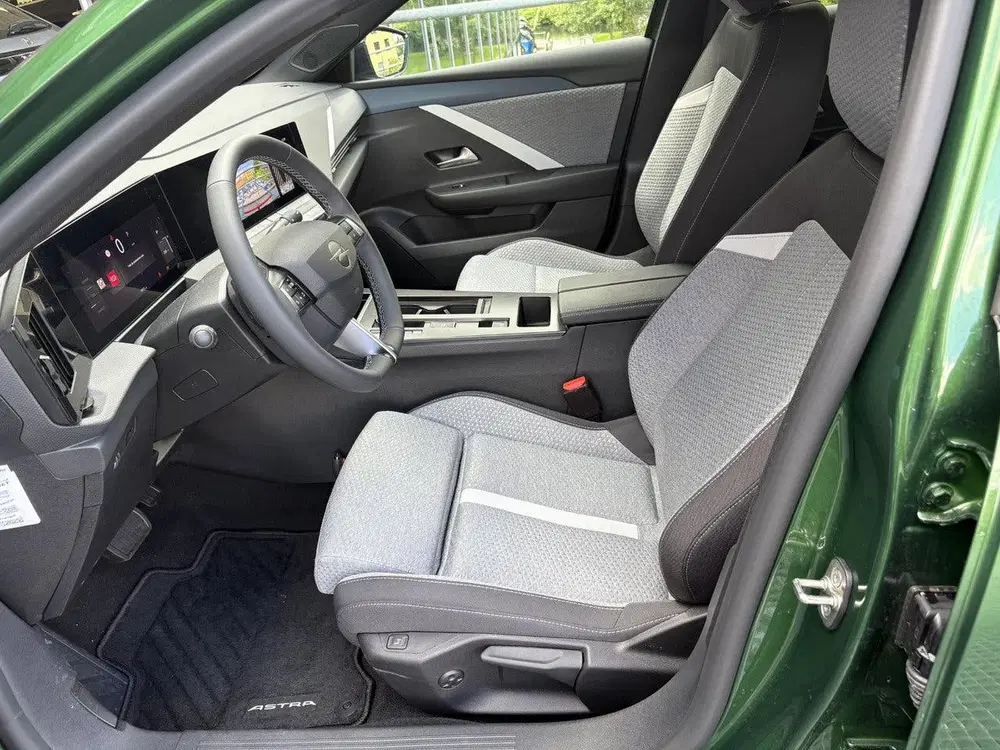 Opel Astra Sports Tourer 1.2 Turbo Hybrid Business Ed uit 2026, foto 14