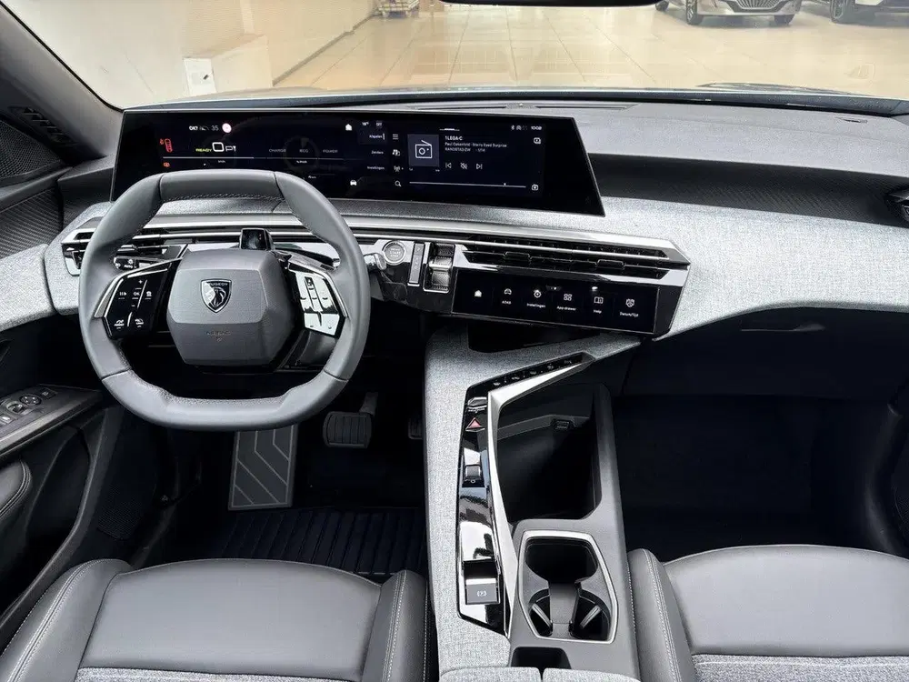 Peugeot 5008 Allure Avantage 73 kWh 7p uit 2026, foto 4