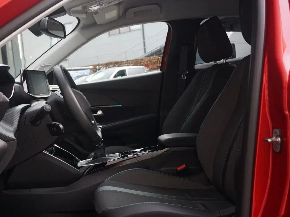 Peugeot 2008 1.2 TURBO Allure uit 2021, foto 10