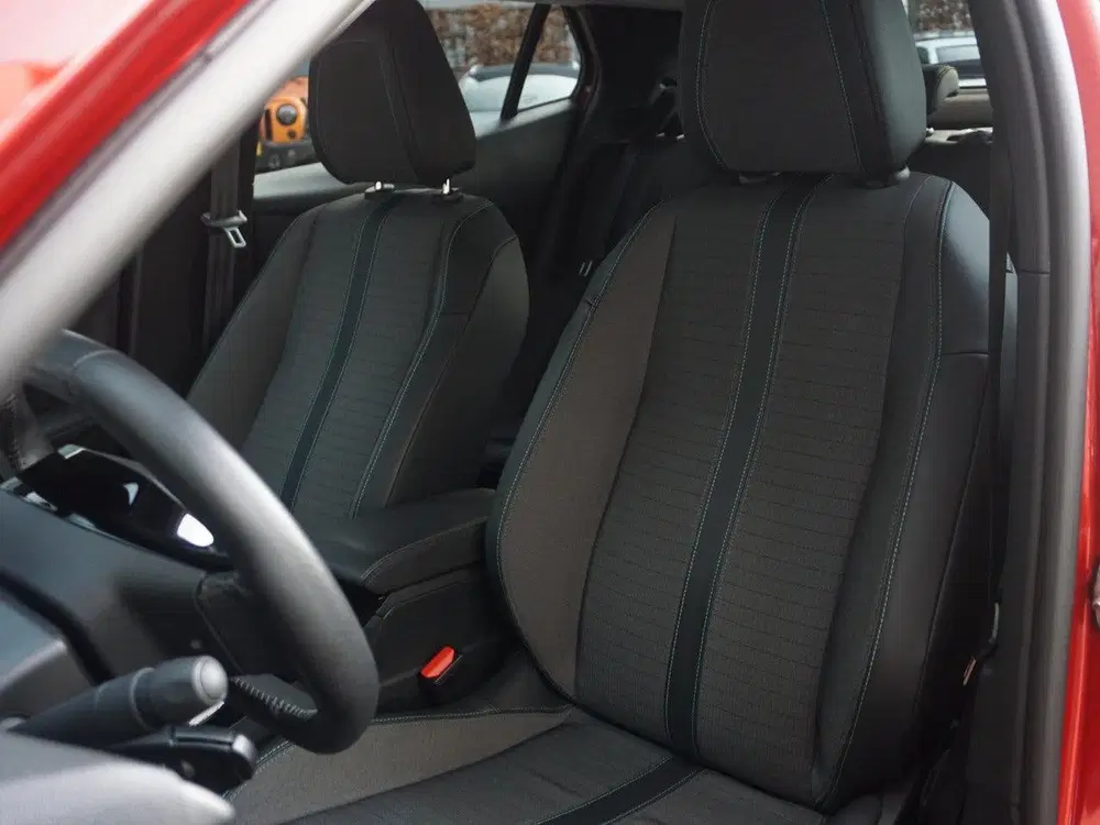 Peugeot 2008 1.2 TURBO Allure uit 2021, foto 12