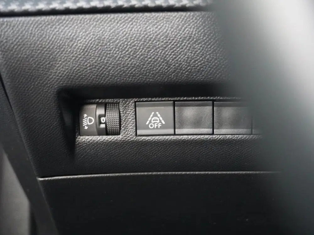 Peugeot 2008 1.2 TURBO Allure uit 2021, foto 15