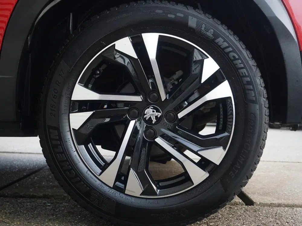 Peugeot 2008 1.2 TURBO Allure uit 2021, foto 7