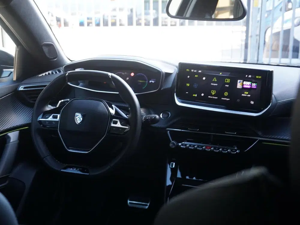 Peugeot 2008 1.2 Hybrid 145 GT 360 Camera (bj 2025) uit 2025, foto 15