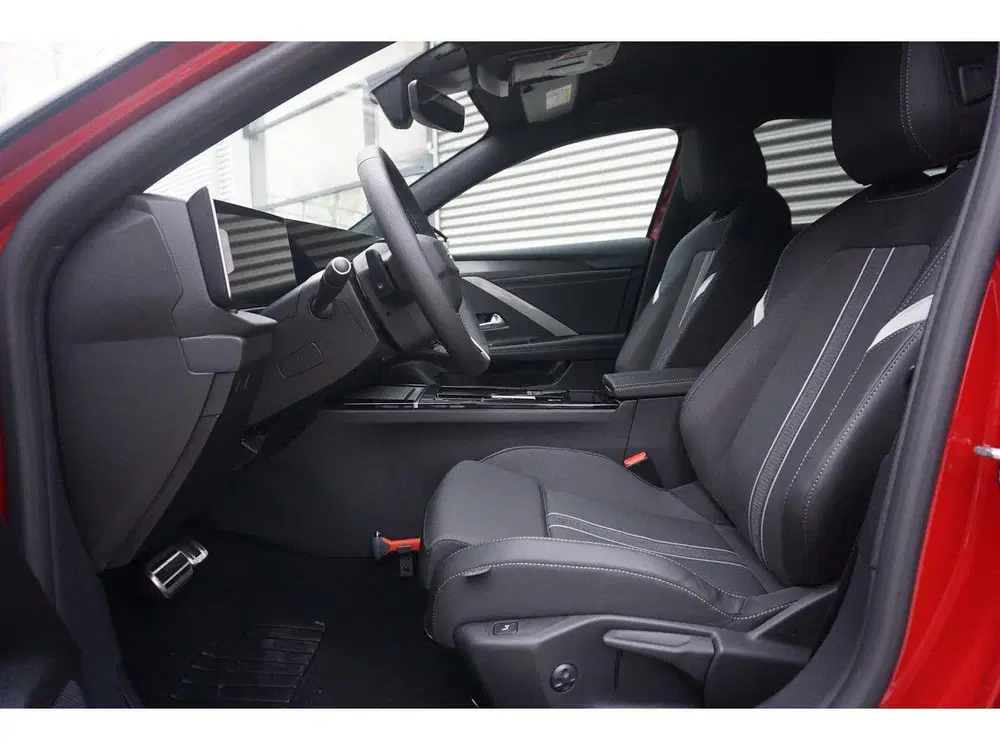 Opel Astra Sports Tourer 1.2 Turbo GS 360 Camera uit 2023, foto 10